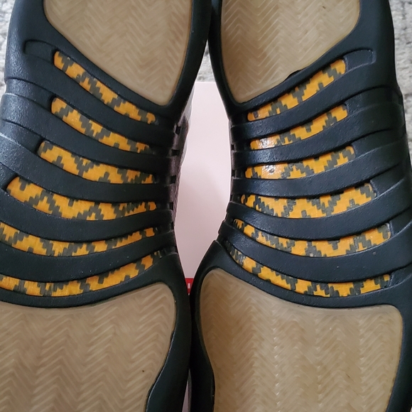 Jordan's 12 size 12 Chinese New Olney worn once $3 - Picture 10 of 10